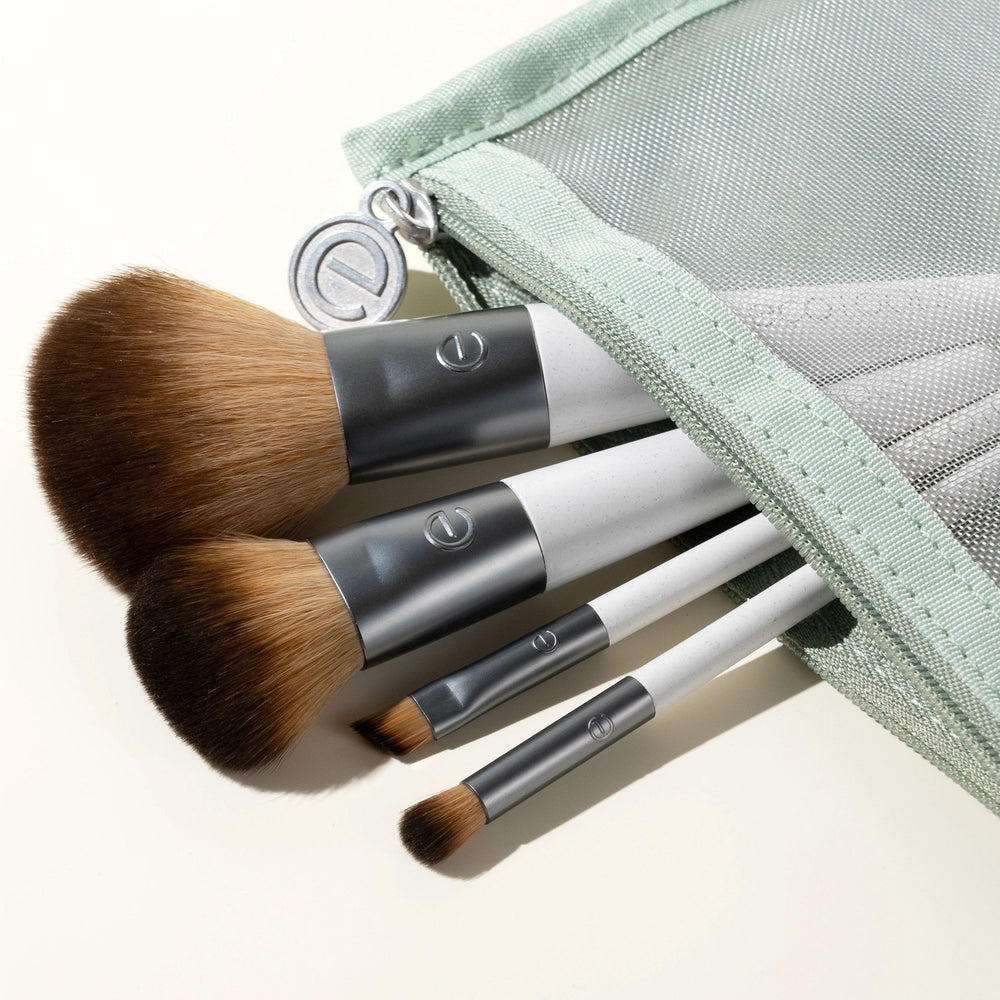 EcoTools pinceau-teint-melange pour fondre le maquillage sur le teint.