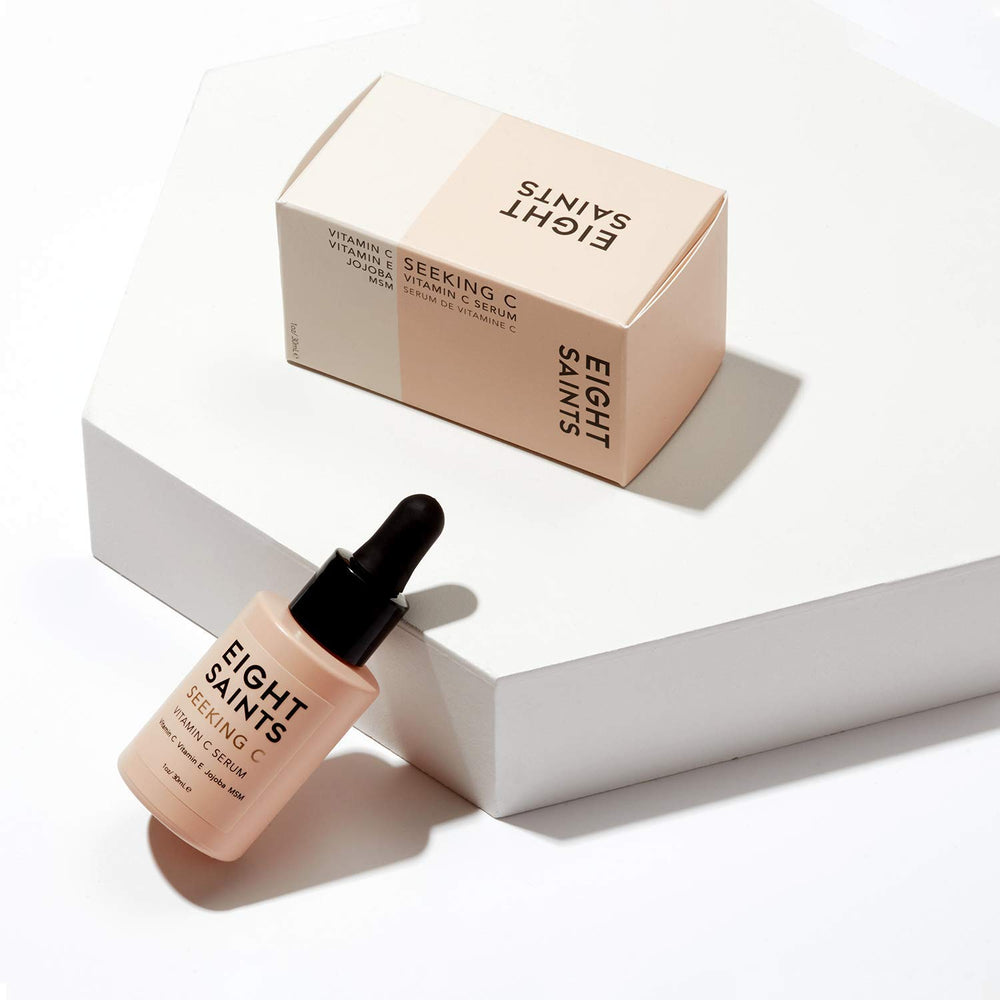 Application douce du Sérum Eight Saints — peau lumineuse après usage