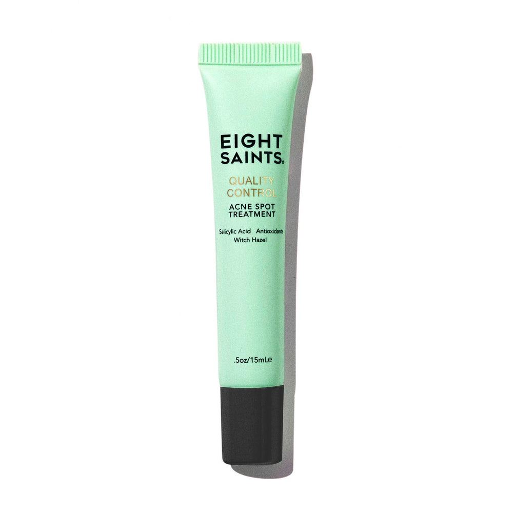 Eight Saints traitement-acné point-visage: cible les imperfections locales avec douceur.