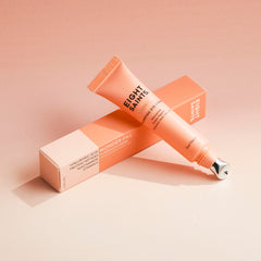 Eight Saints Wonder-fill Crème Yeux — application douce pour contour délicat.