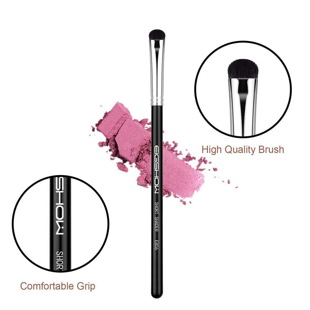 Pinceau EIGSHOW estompeyeux avec poils denses pour couleur uniforme.