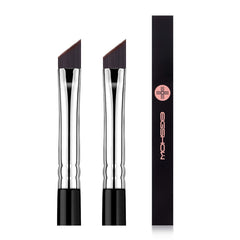 Pinceau Eyeliner EIGSHOW fin-angle pour tracé précis près des cils.