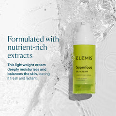 ELEMIS Crème de Jour Superfood: appliquée sur la peau, éclat frais.