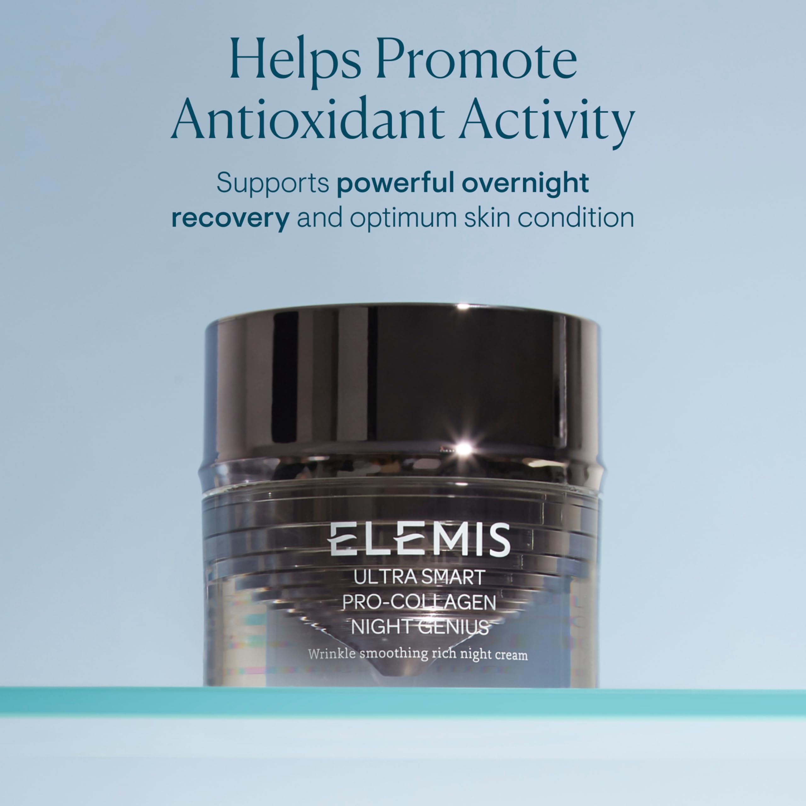 ELEMIS Night Genius, texture onctueuse enveloppant la peau lors de l’application.