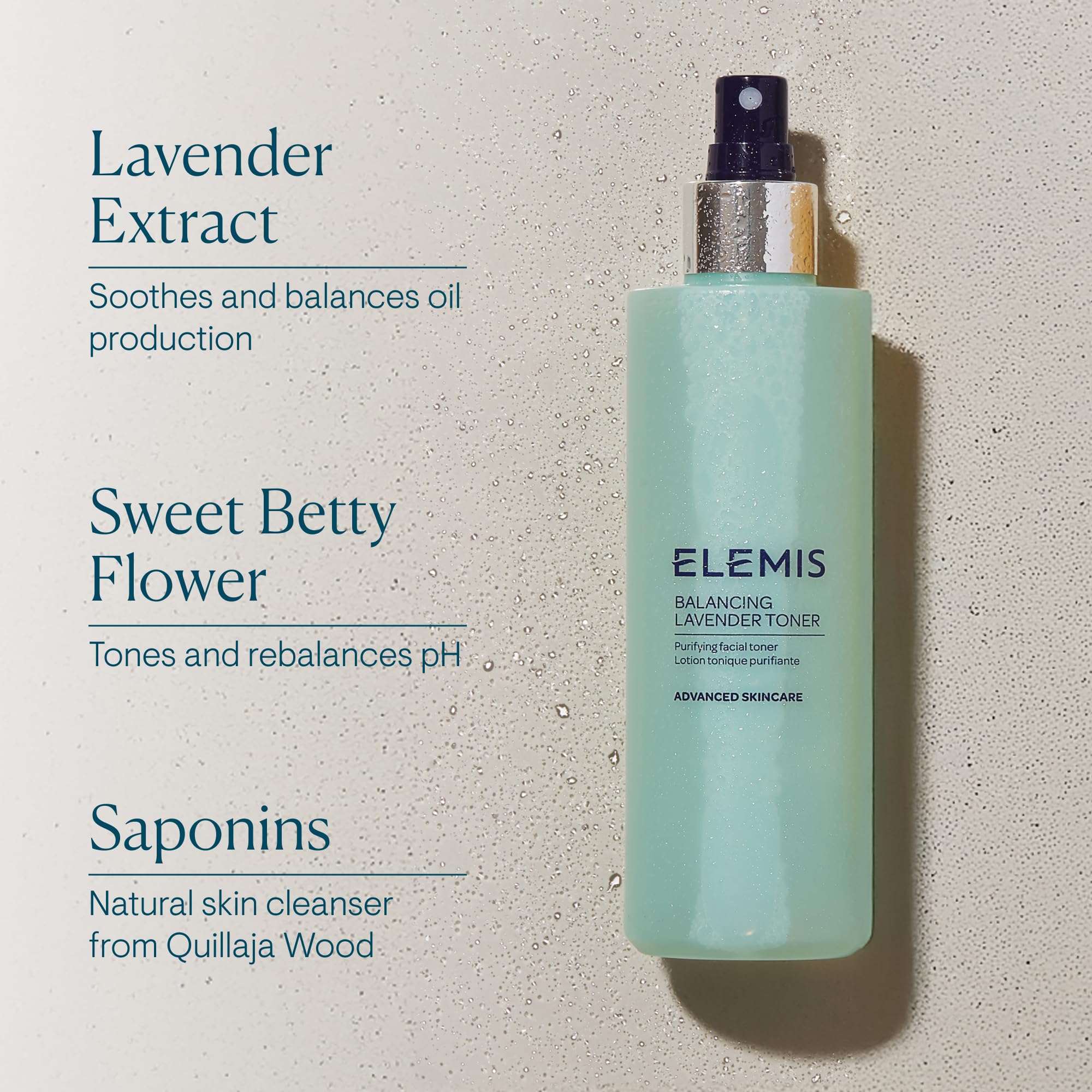 Application du tonique ELEMIS sur le visage avec les mains.