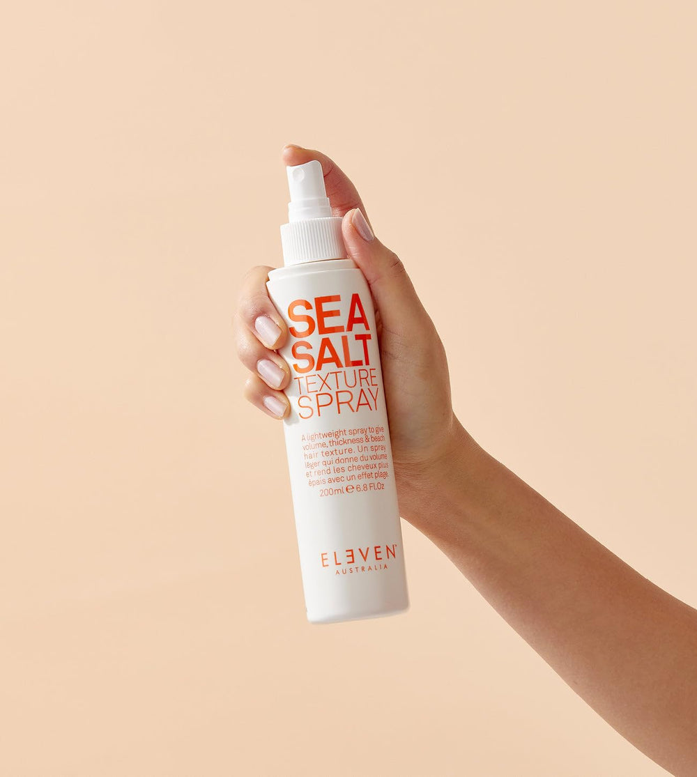Plan rapproché sur texture granuleuse ELEVEN AUSTRALIA, idéal pour look plage.