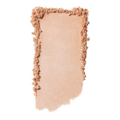 e.l.f. Halo Glow, fini doux et soft-focus sur le visage.