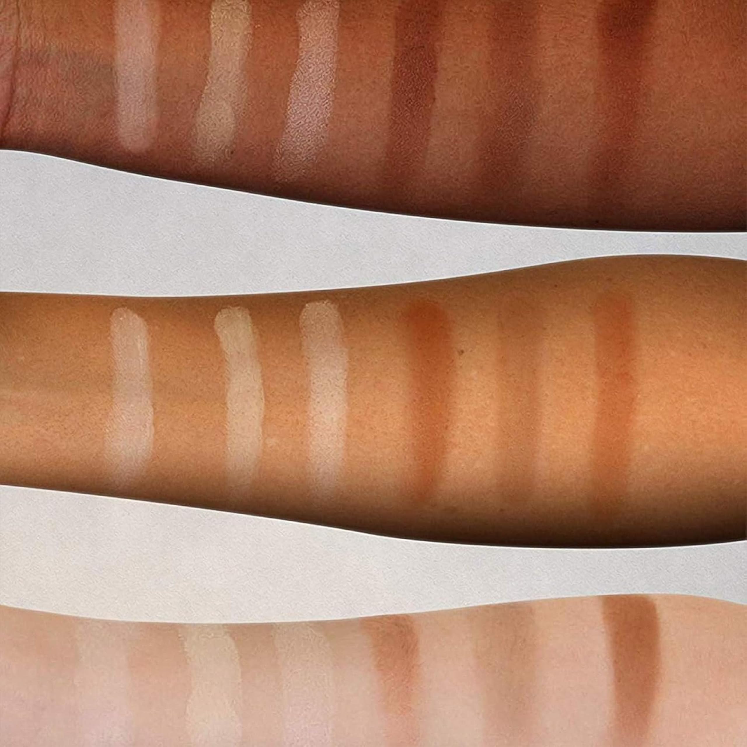 Elizabeth Mott contour swatches close-up showing versatile color for skin tones