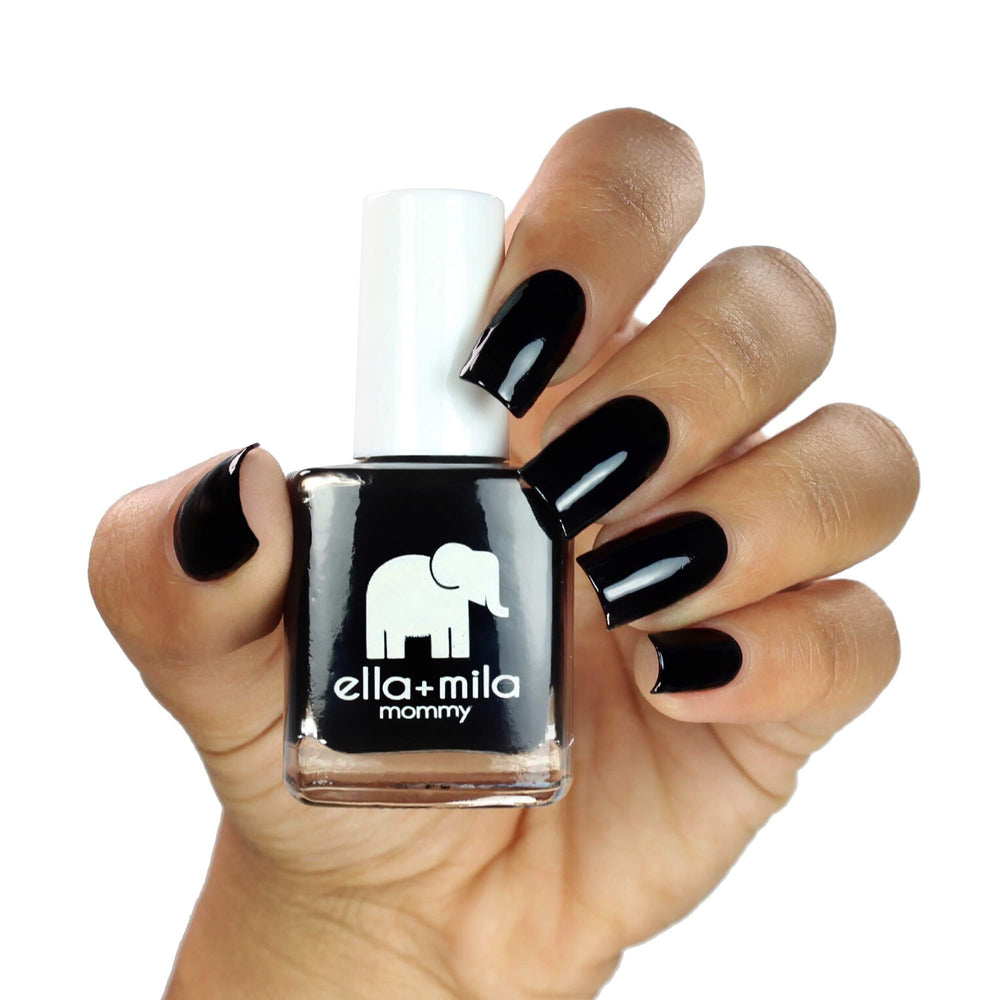 Formule sans 17 substances nocives du vernis Ella+Mila.