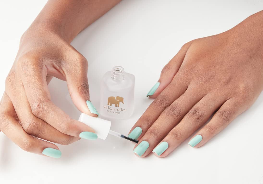 ella+mila In a Rush Top Coat – Sans UV pour un séchage rapide et pratique.
