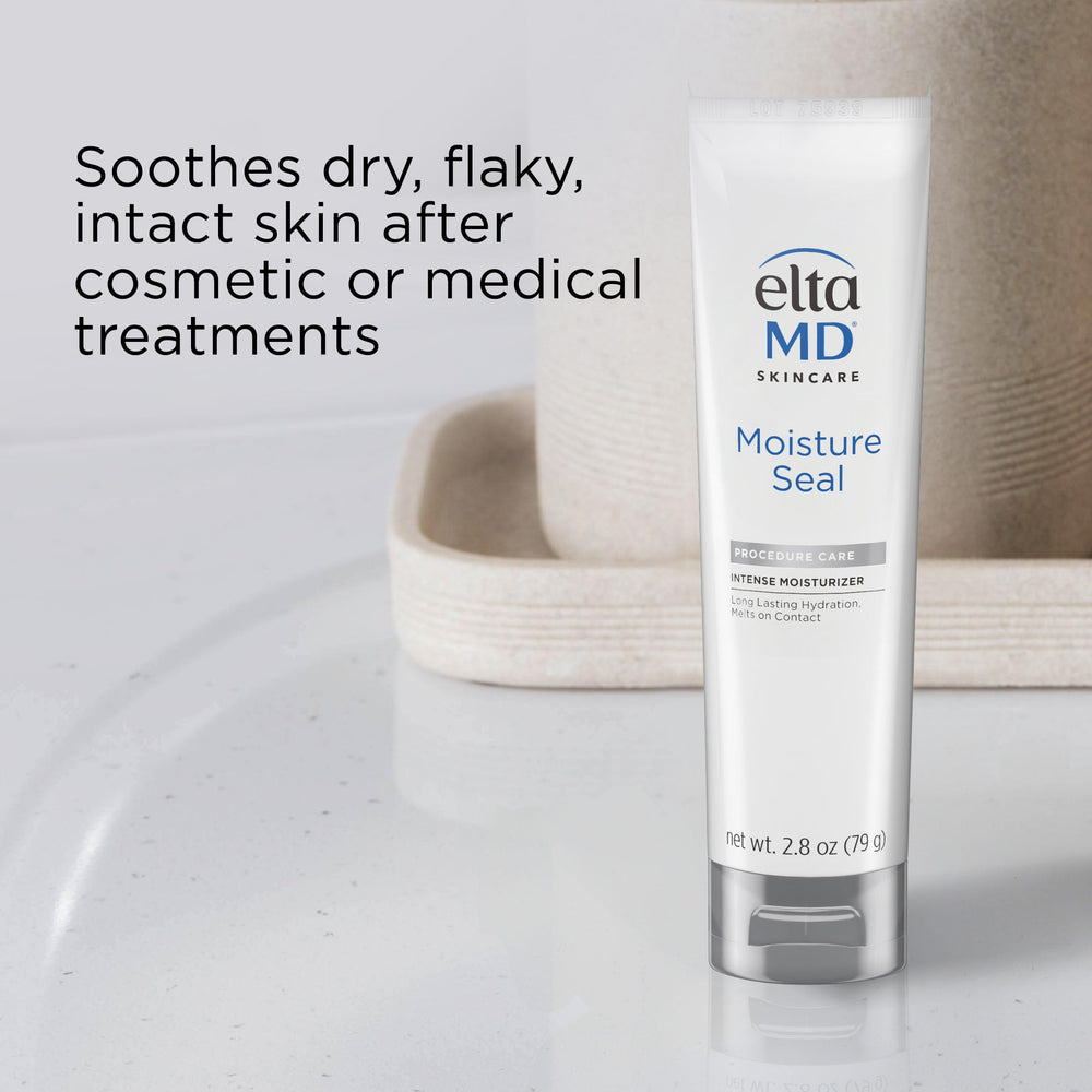Application sur le visage avec EltaMD Moisture Seal, soin doux.