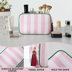 Texte alt: détail du tissu canvas du sac maquillage rayé Embrunioice