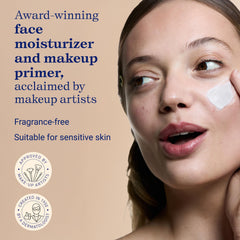 Application sur le visage, Lait-Crème Sensitive comme base légère pour le maquillage.