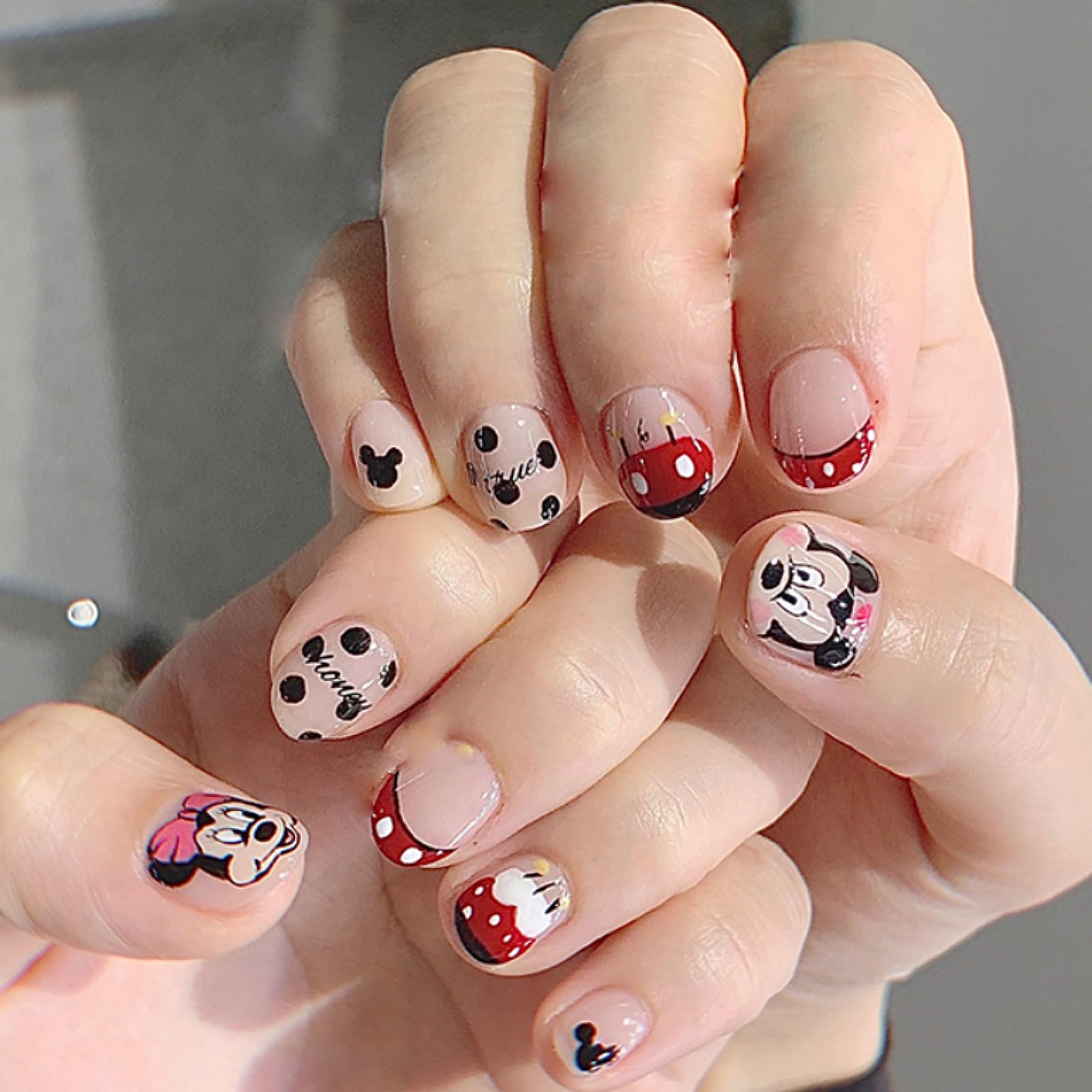Emifunny stickers ongles: compatibles avec ongles naturels et faux