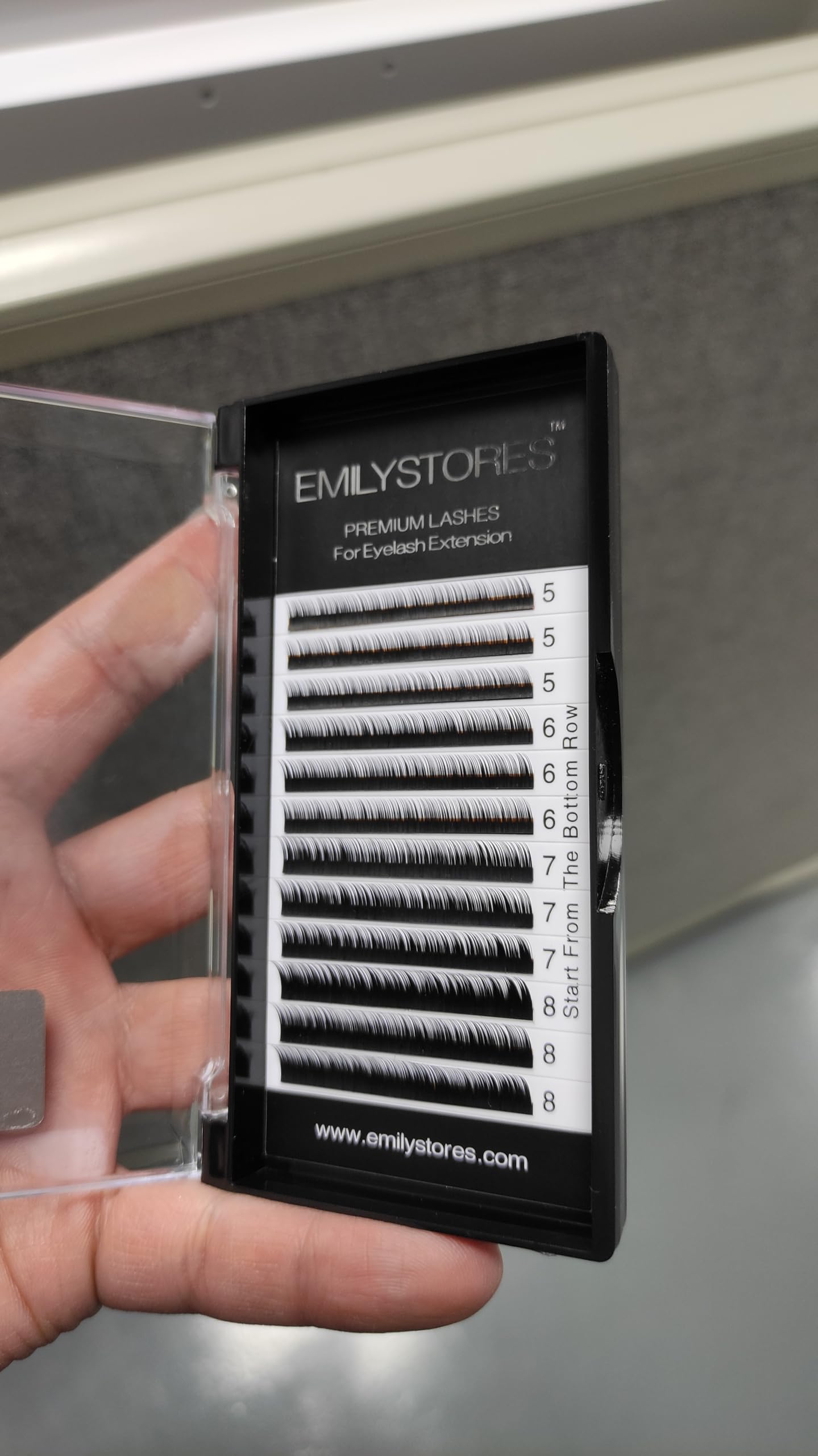 EMILYSTORES application facile pour pose rapide et propre des extensions bas