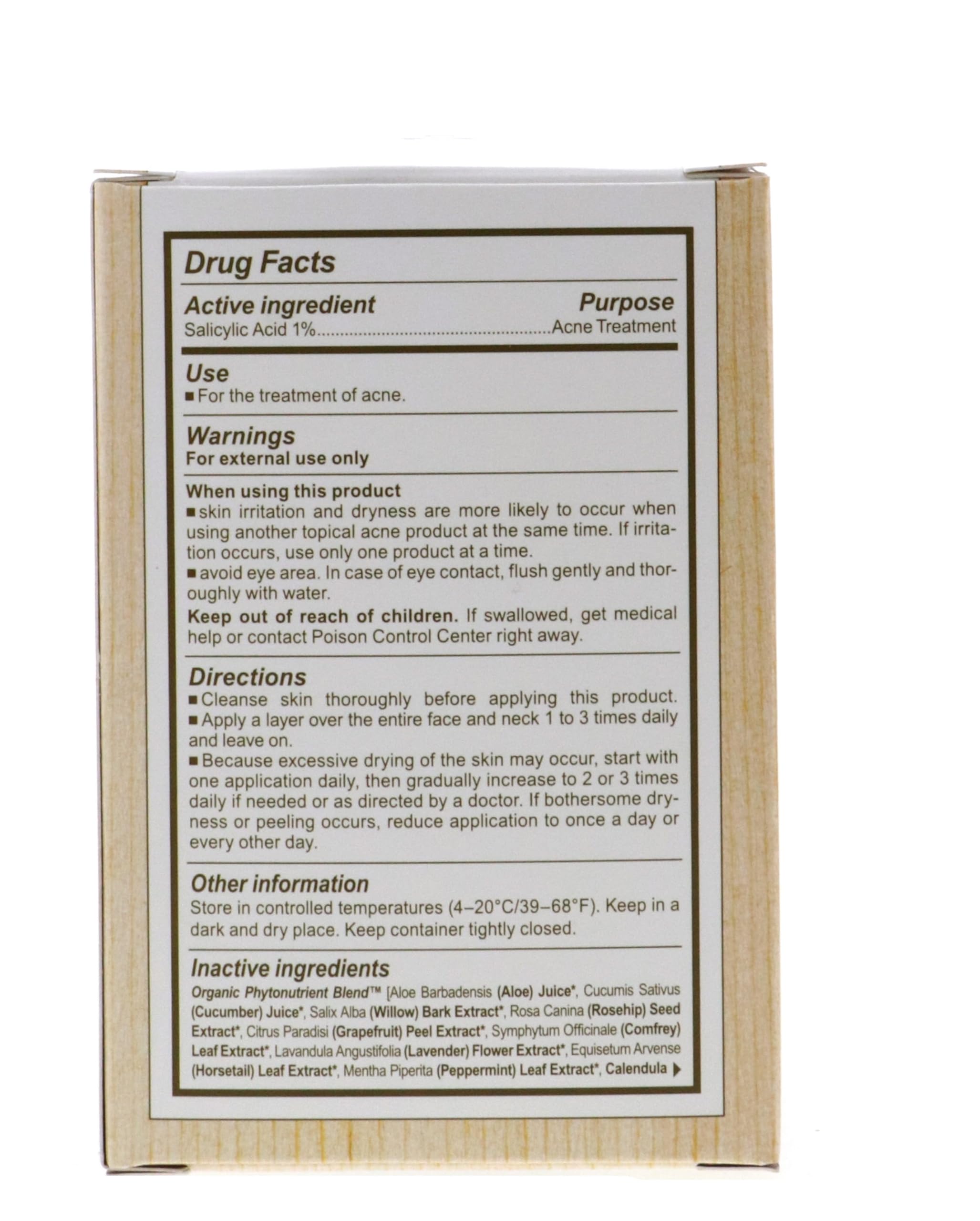 Application visage quotidienne de l'hydratant Eminence clarifiant.