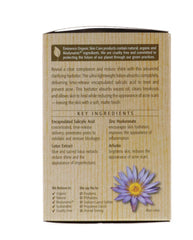 Fini matte après absorption par l'hydratant Eminence pour une peau plus nette.