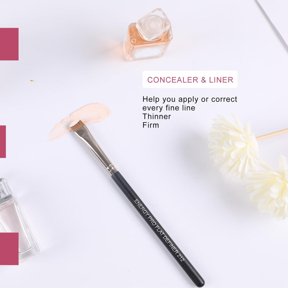 Brosse ENERGY plat-application pour définir le trait avec précision durable.