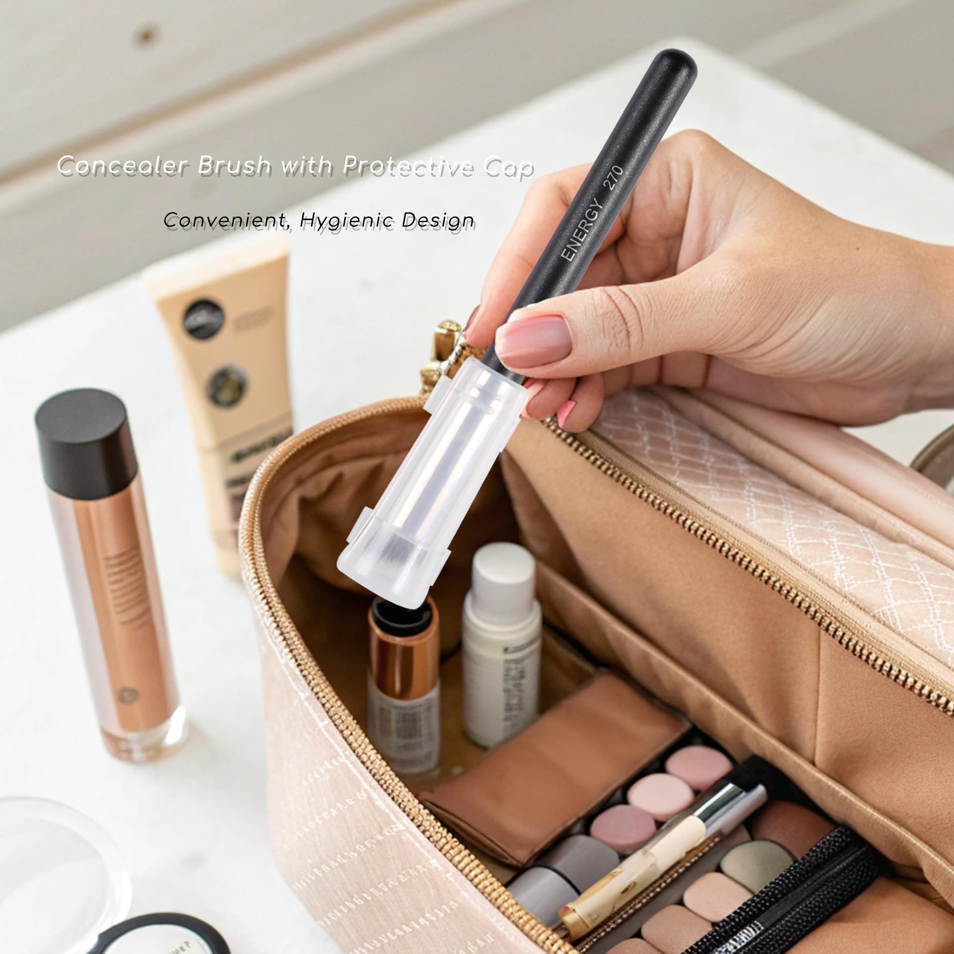 ENERGY travel-compact: format voyage pratique pour maquillage nomade.