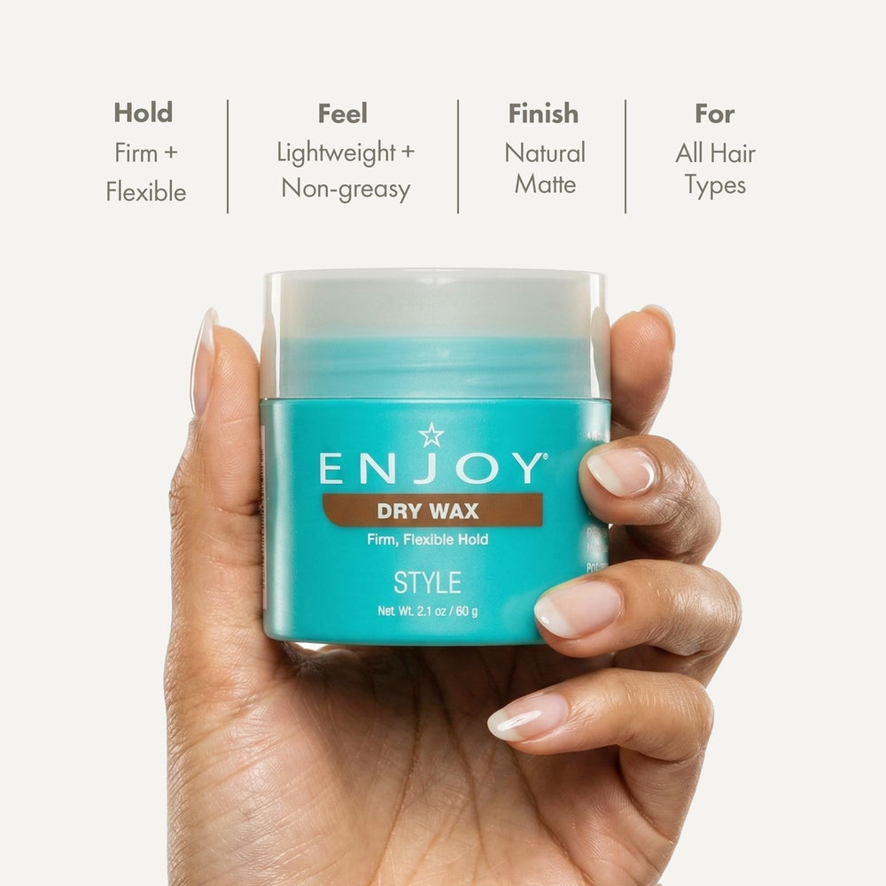 Enjoy Cire Sèche – tenue ferme et flexible pour réajuster le style.