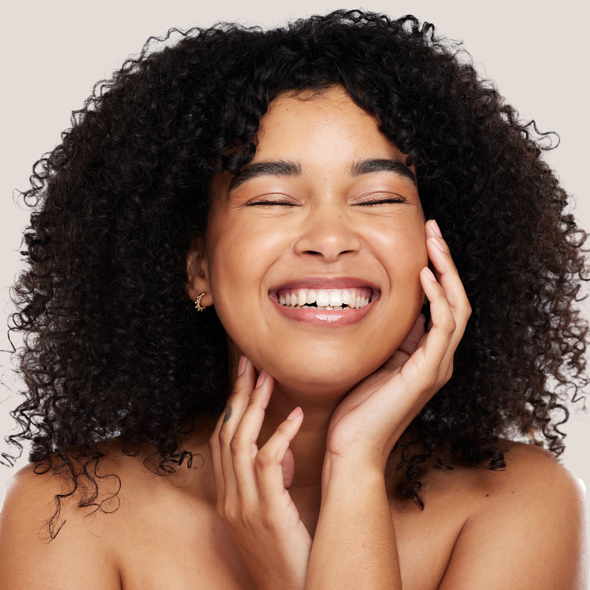 Pour cheveux colorés, pH équilibré préserve la couleur lors du lavage.