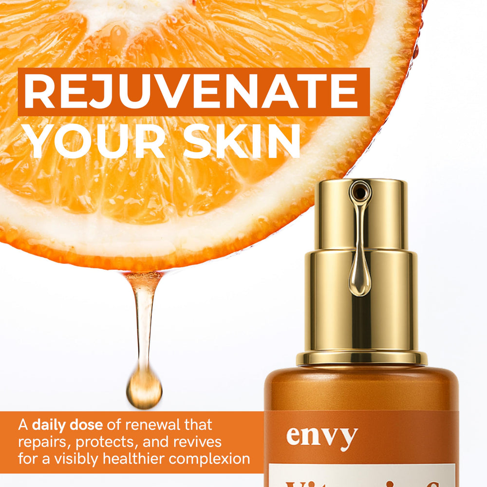 Étiquette chic et design élégant sur le flacon Envy, prêt pour la routine beauté.