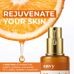 Étiquette chic et design élégant sur le flacon Envy, prêt pour la routine beauté.
