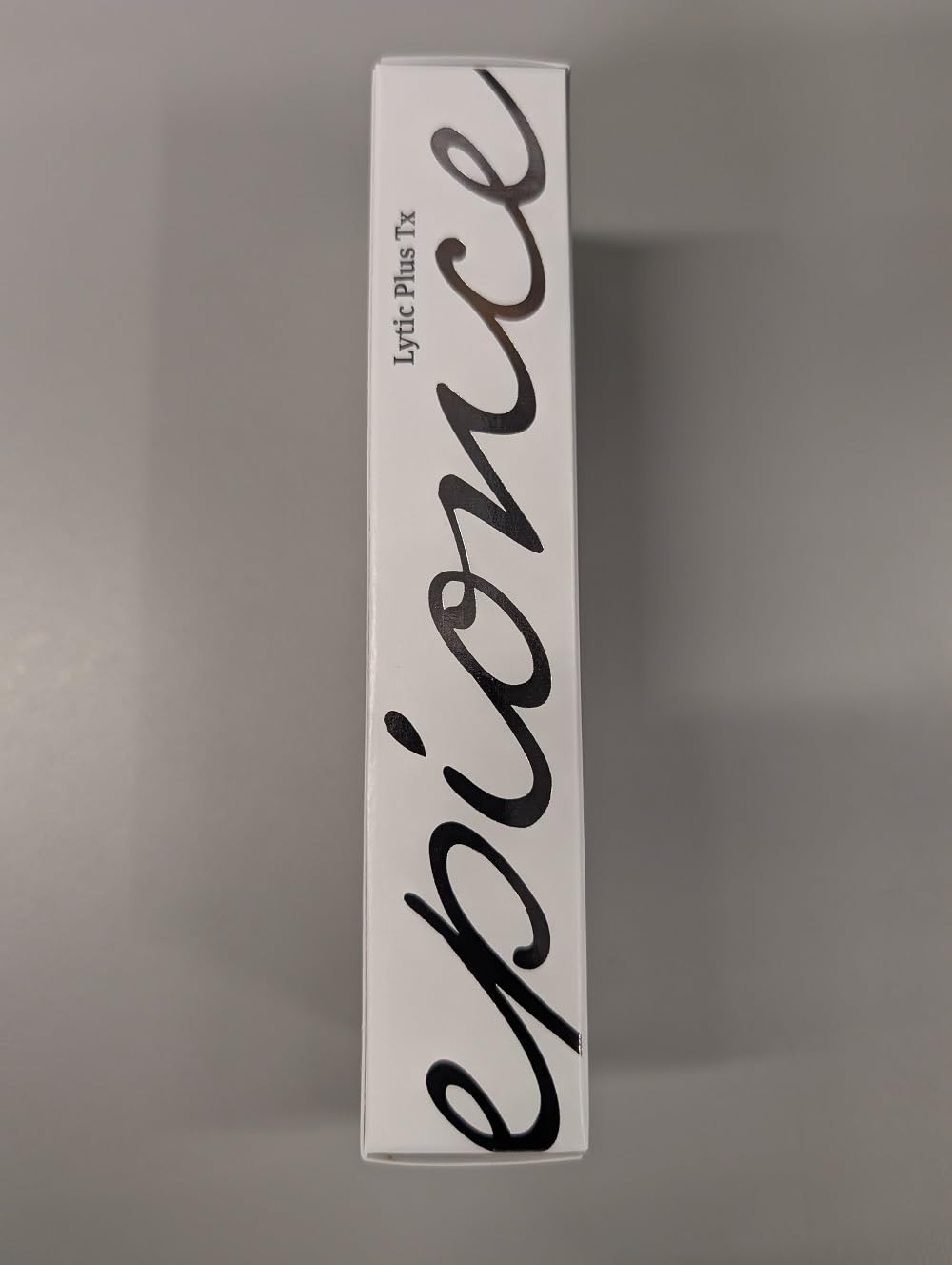 Epionce Lytic Tx – application main démontrant une pose fluide et facile
