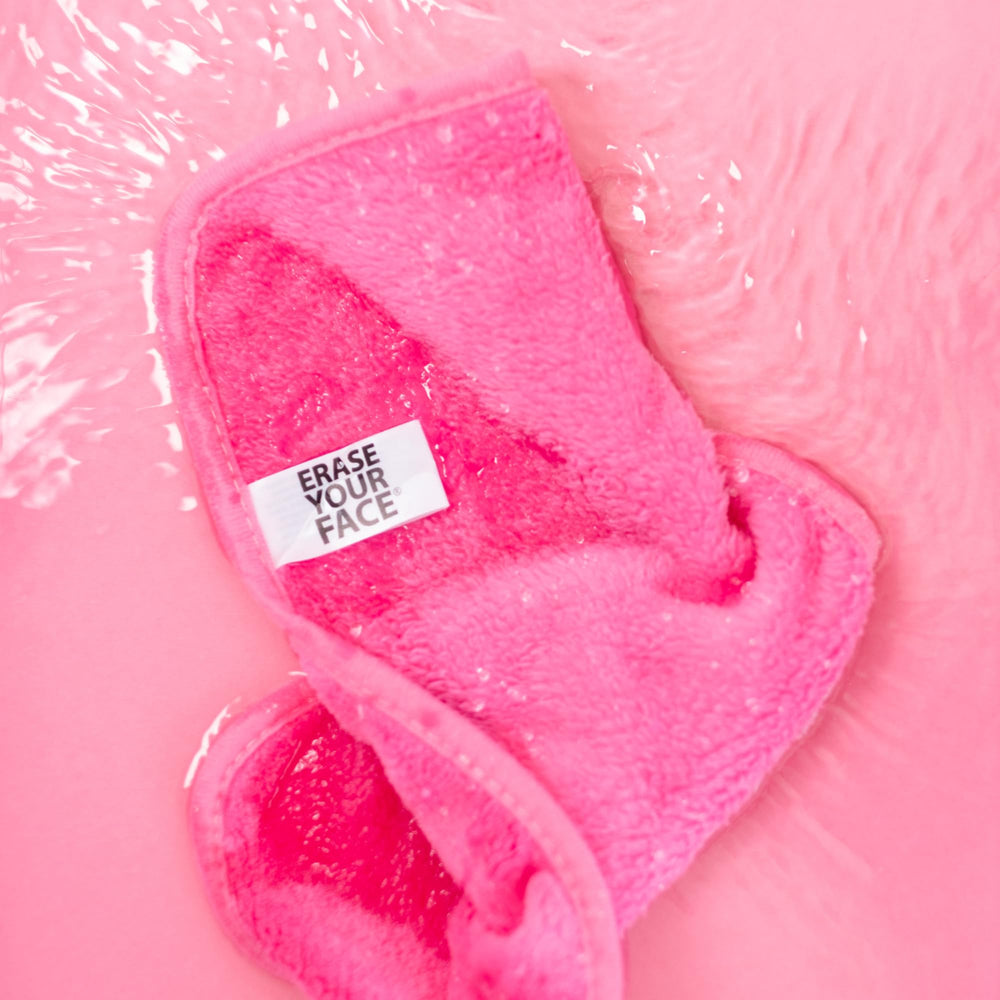 ERASE YOUR FACE chiffon nettoyage microfibre visage rose, retire maquillage sans effort.