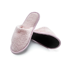 Chaussons ESKYMODE en coton rose - utilisation intérieure après douche et absorption.