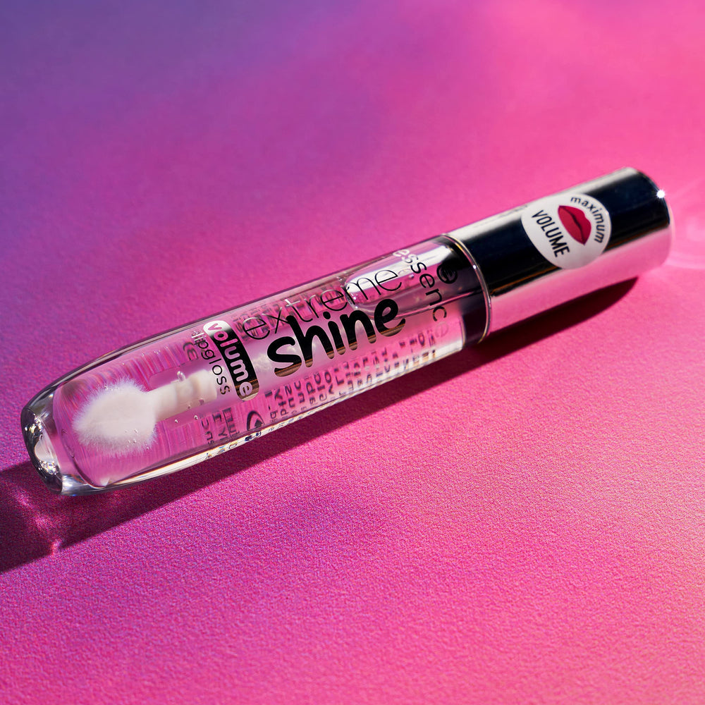 Essence Gloss Longue Tenue — peut durer pour des looks quotidiens.