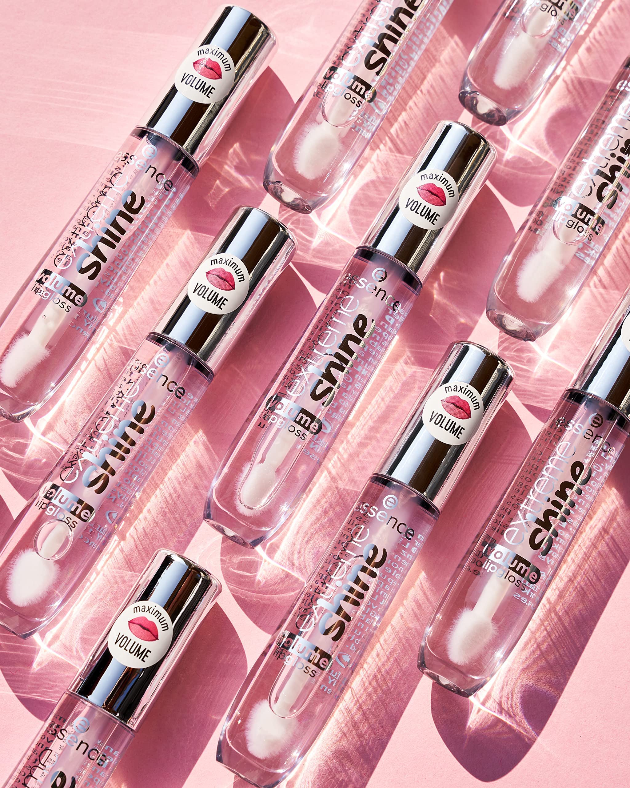 Essence Gloss Non-Collant — texture soyeuse qui glisse sans lourdeur.