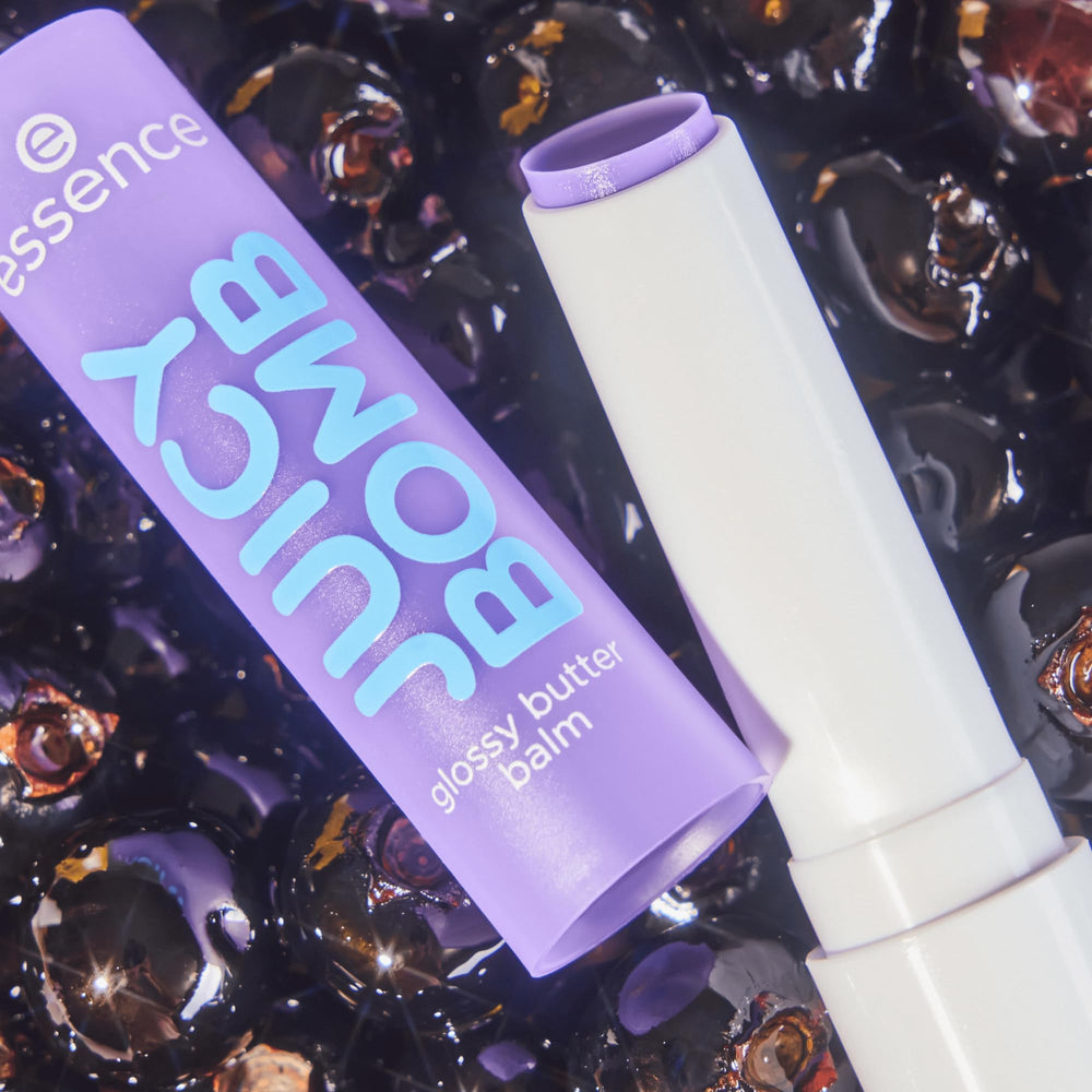 Teinte pitaya essence Juicy Butter Balm pour une couleur audacieuse en soirée.