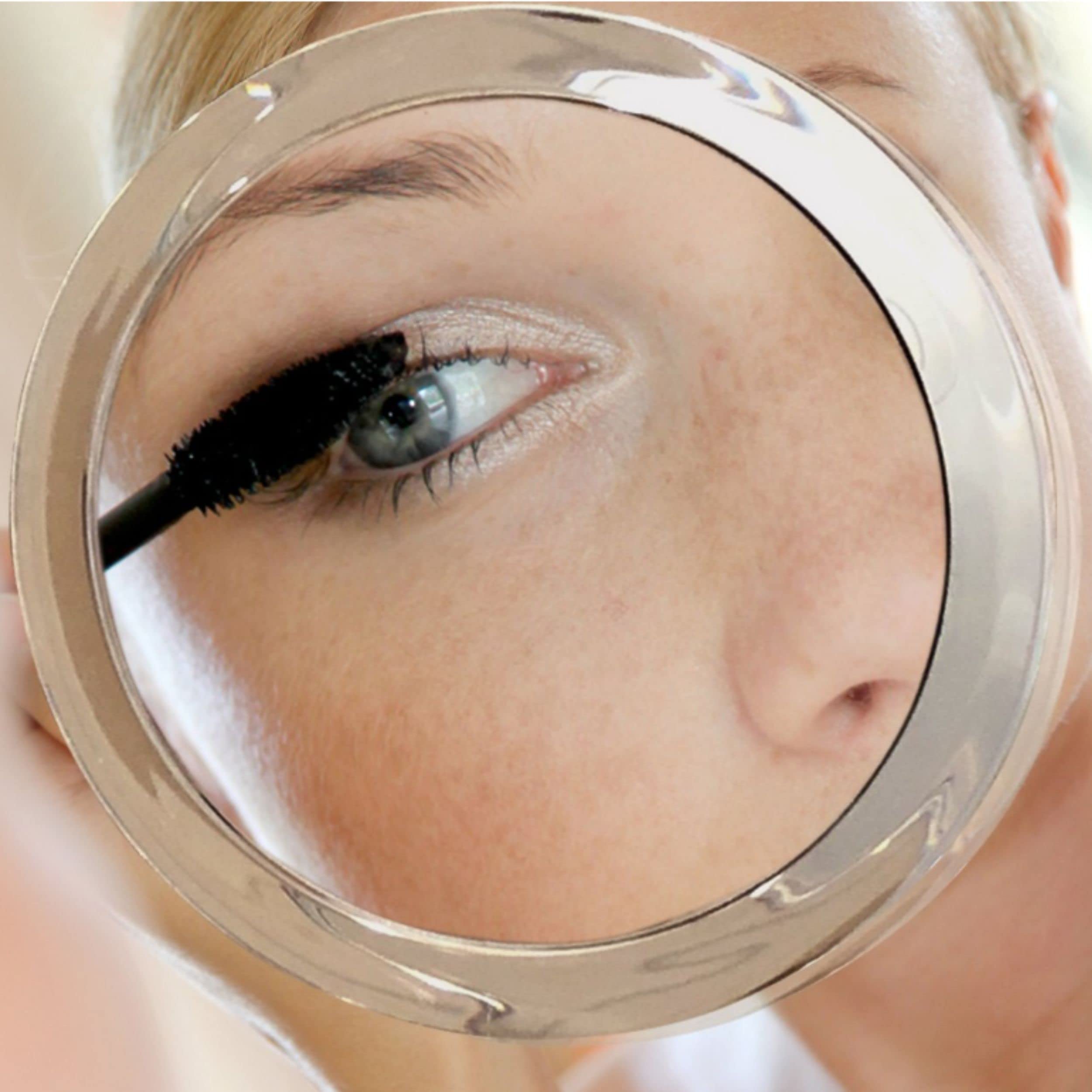 Miroir Essential Skin Solutions épilation des poils du visage, vue rapprochée.