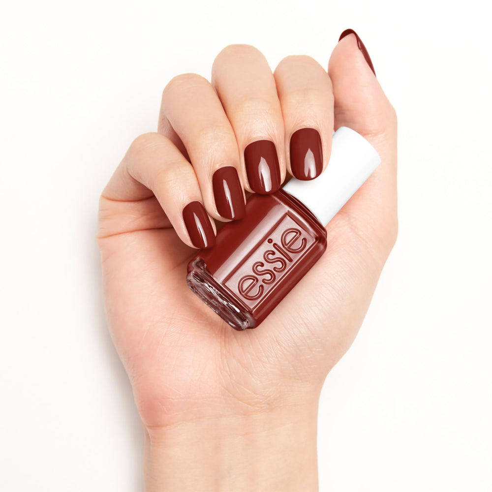 Finition brillante et durable avec le vernis essie Bed Rock & Roll.