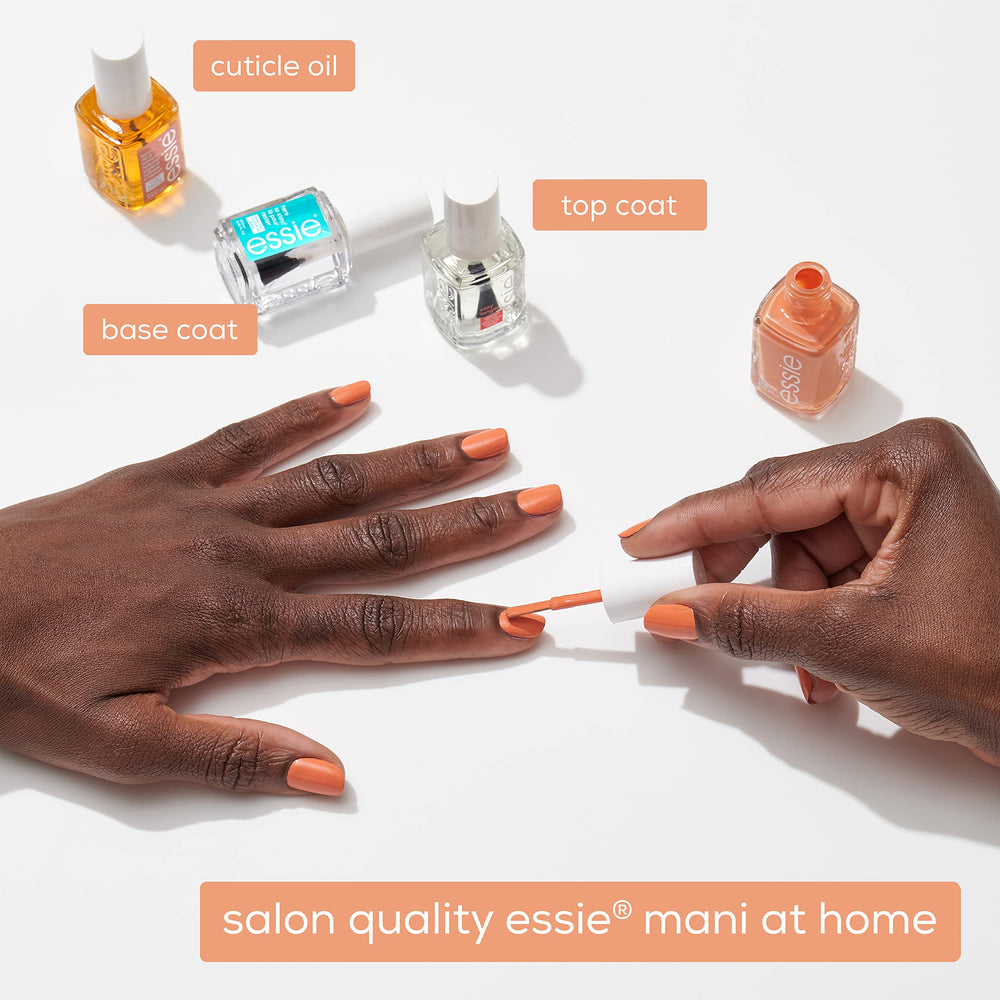 Look quotidien élégant avec le vernis essie rose pastel.