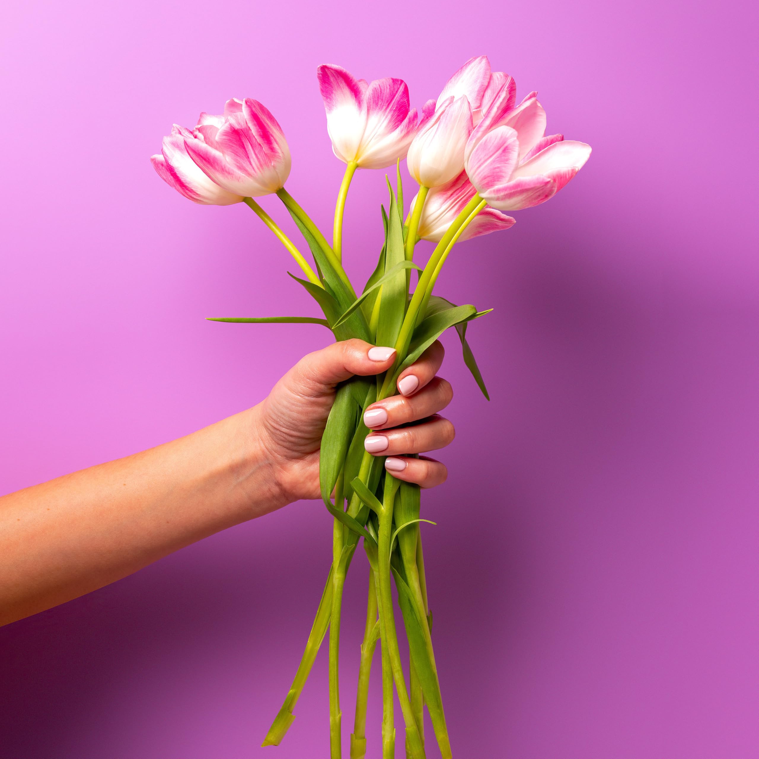 Essie Mademoiselle — couleur polyvalente pour toutes carnations.
