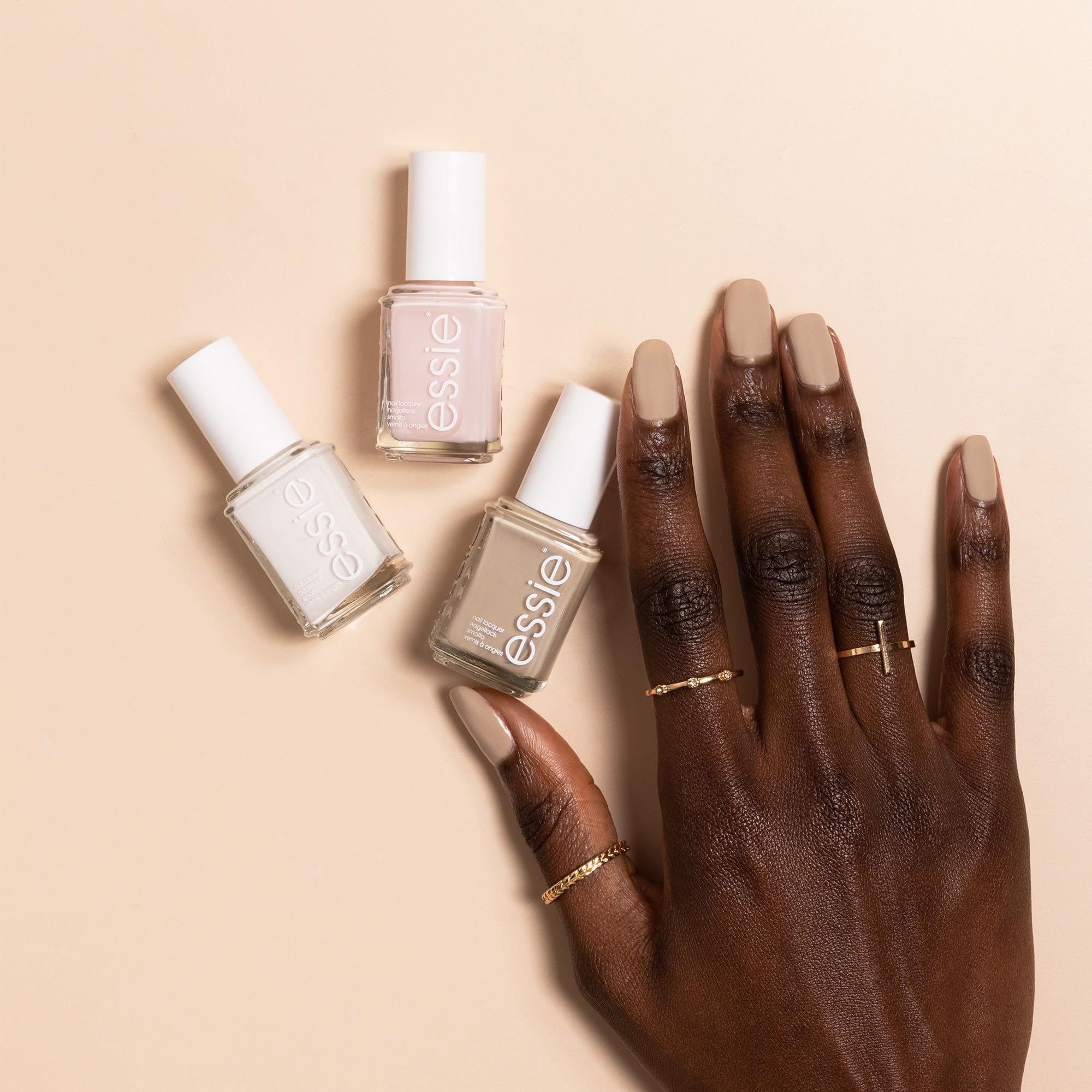 Essie Mademoiselle — rituel beauté rapide pour des ongles soignés.
