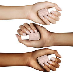 Essie Ballet Slippers : échantillon rose pâle pour tester la teinte.