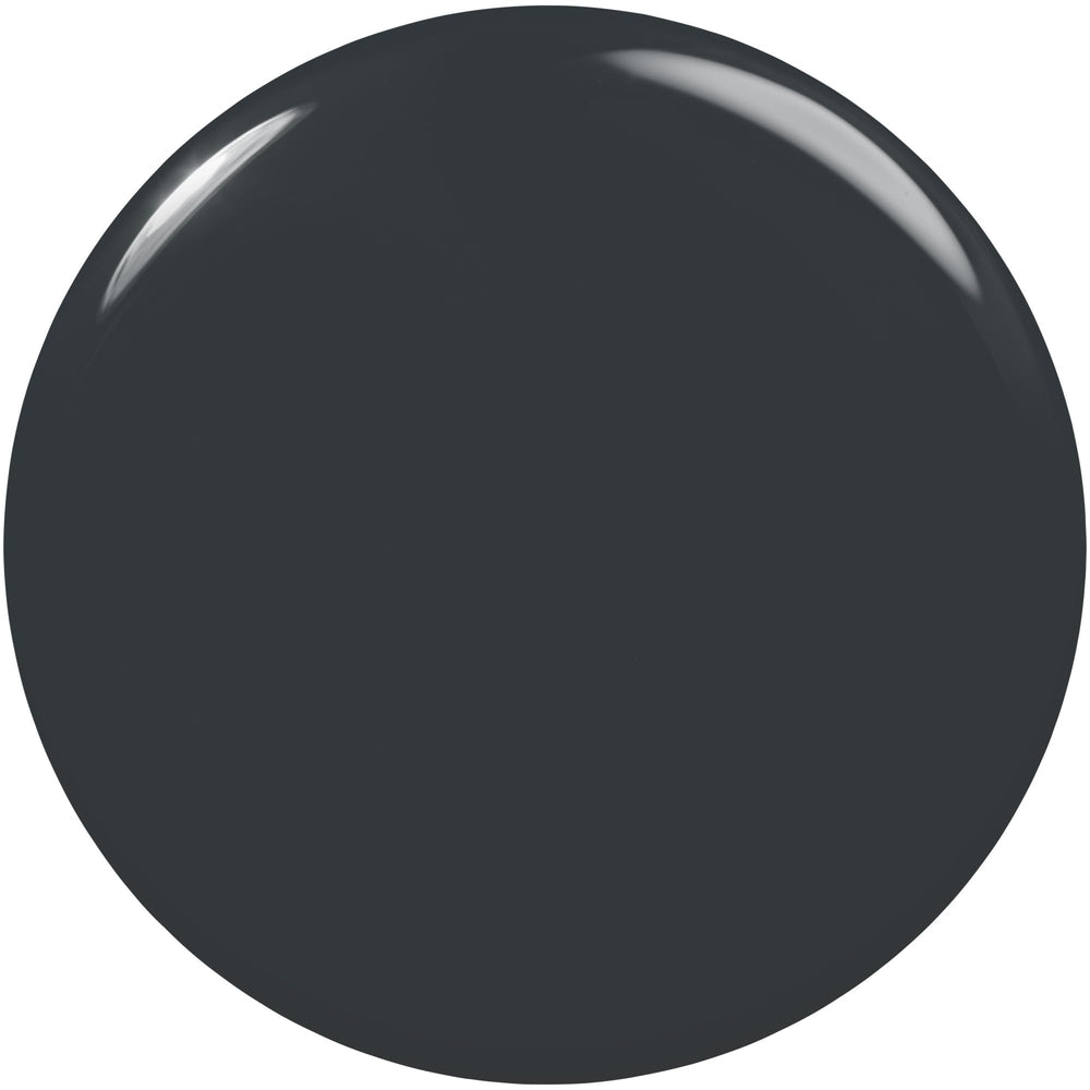 Pinceau essie On Mute montrant une application fluide et nette.