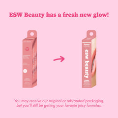Texture crème lisse qui nourrit les lèvres avec le Smoothie fraise-banane.