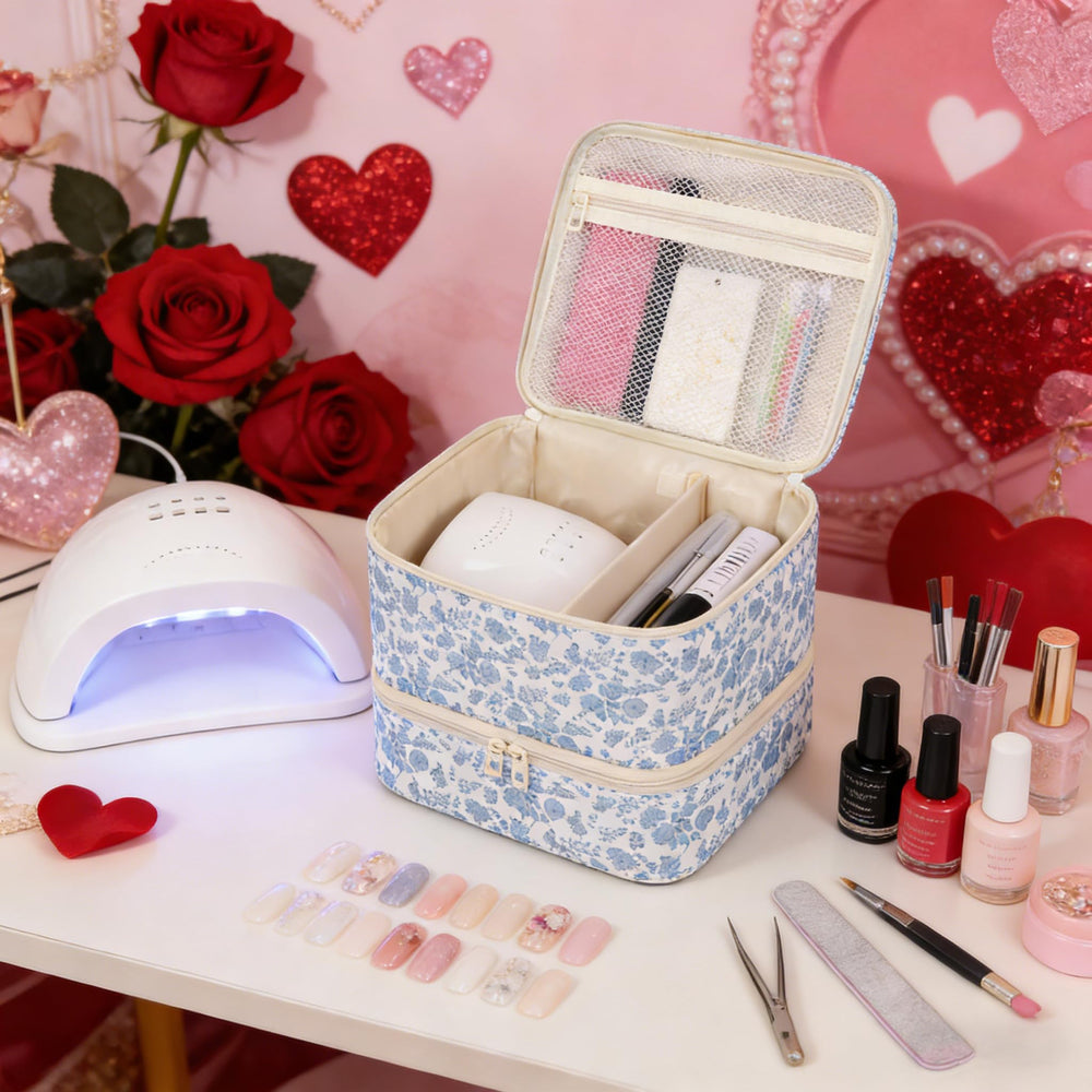 Ethereal Lampe UV pour ongles dans le compartiment supérieur.