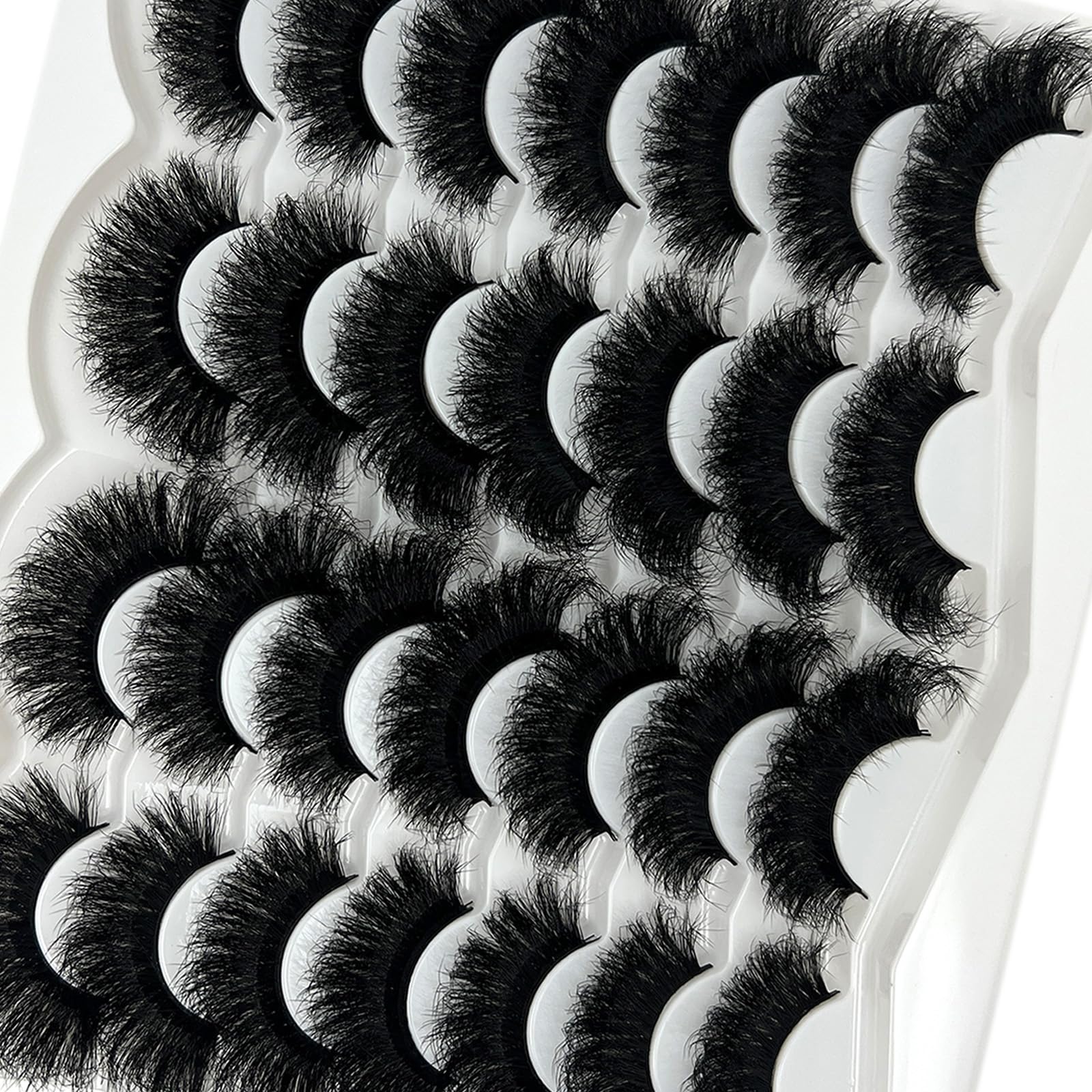 Etokdos cils effet œil-de-chat courbure D, regard allongé.