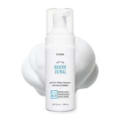 ETUDE SoonJung – texture mousse légère pour un nettoyage en douceur.