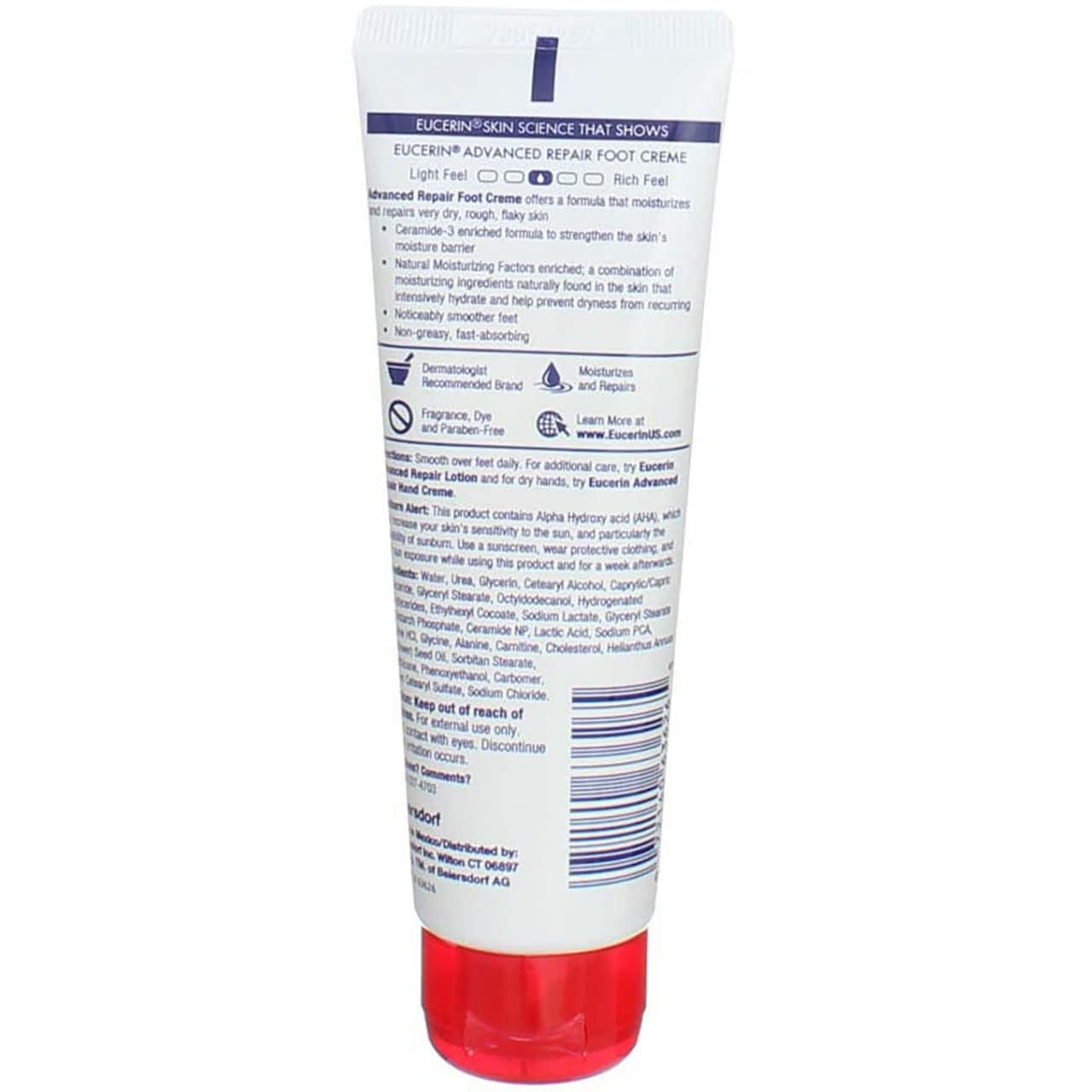 Application sur les pieds avec Eucerin Advanced Repair.
