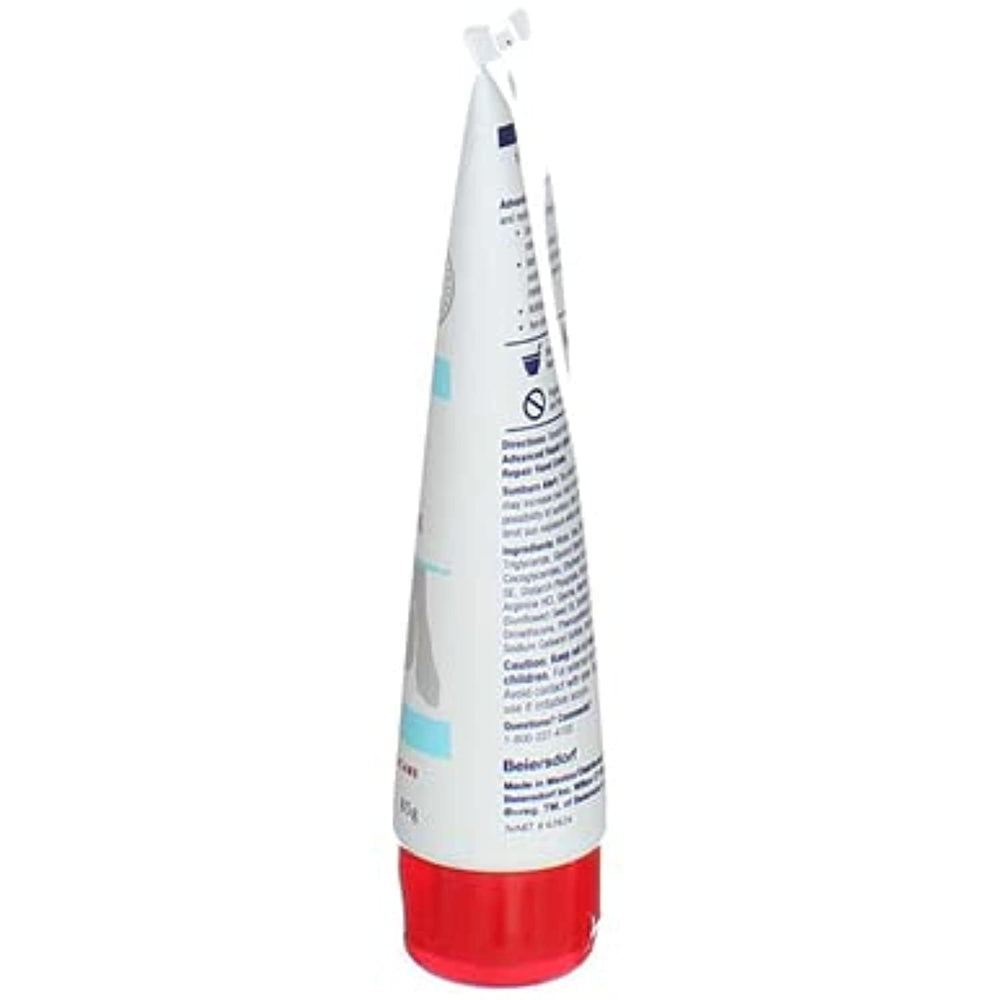 Talons secs traités par Eucerin Advanced Repair.