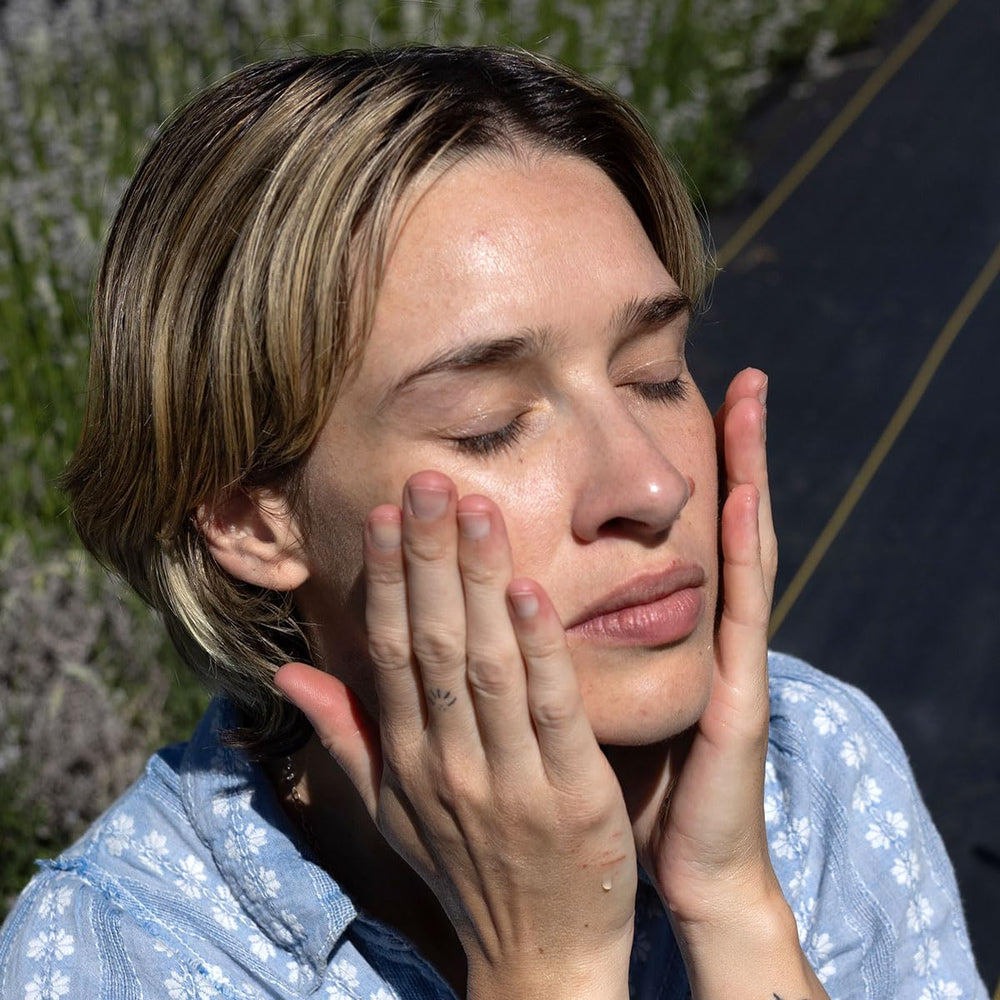 Formule apaisante idéale après un tonique hydrosol revitalisant.