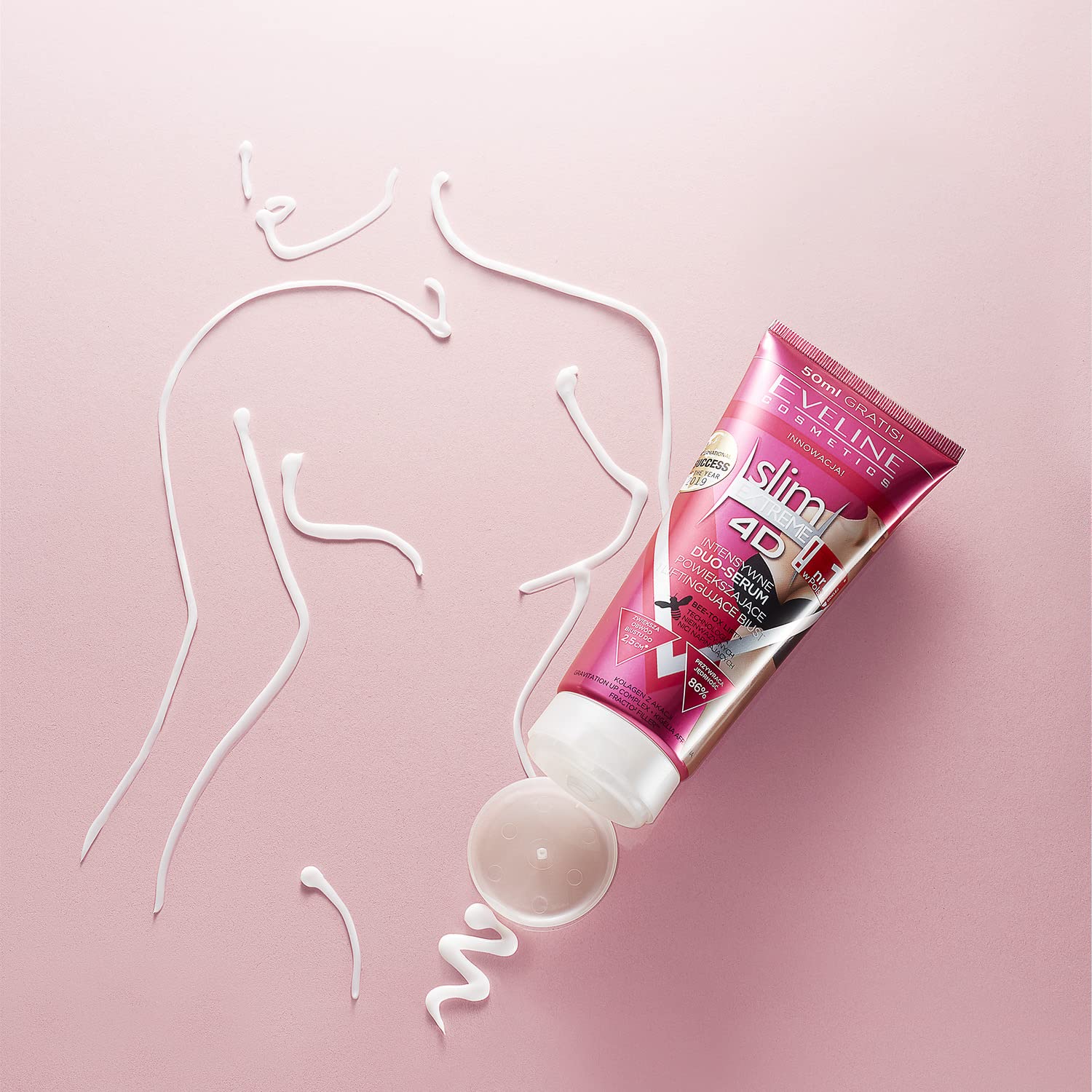 Texture crème appliquée, sensation douce et fermeté progressive