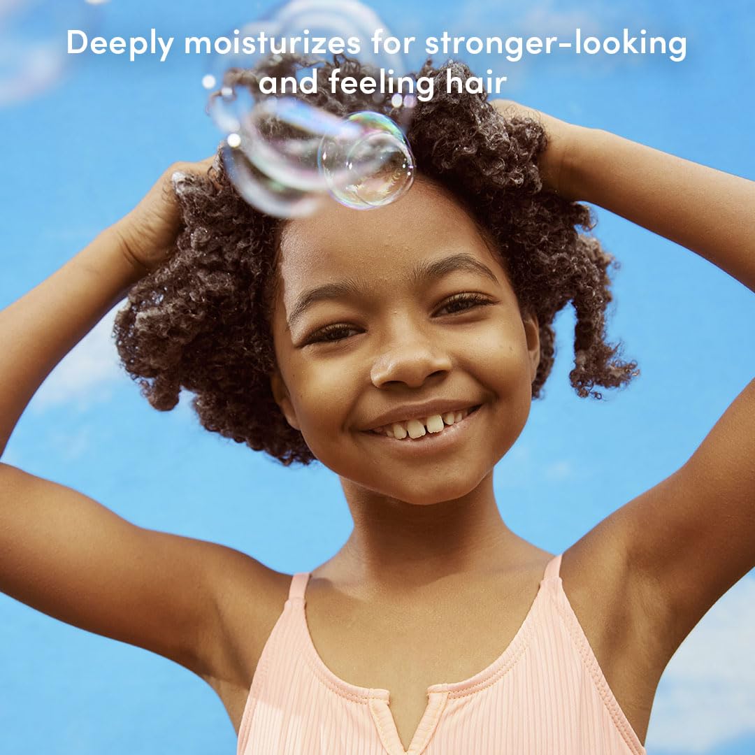 Formulation douce Evereden pensée pour peau sensible et cheveux fins d’enfant.
