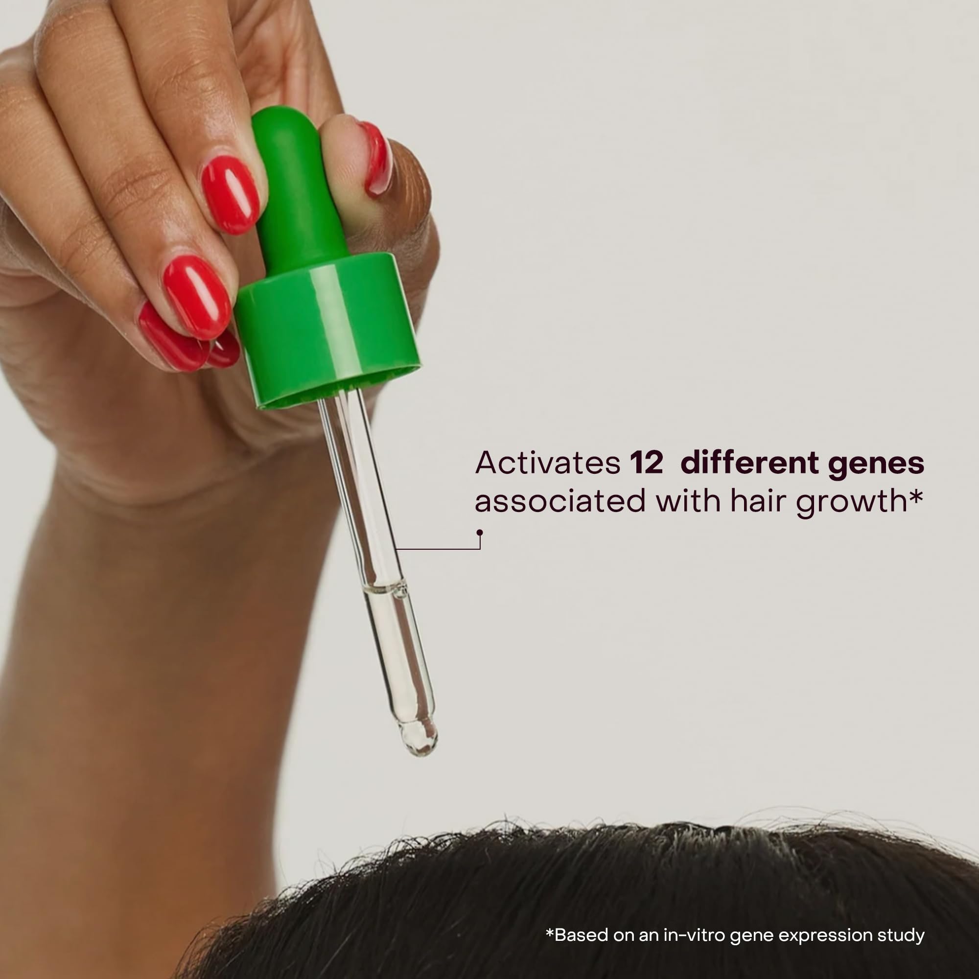 Everist EverBoost Serum Goutte: application précise pour nourrir localement le cuir chevelu.